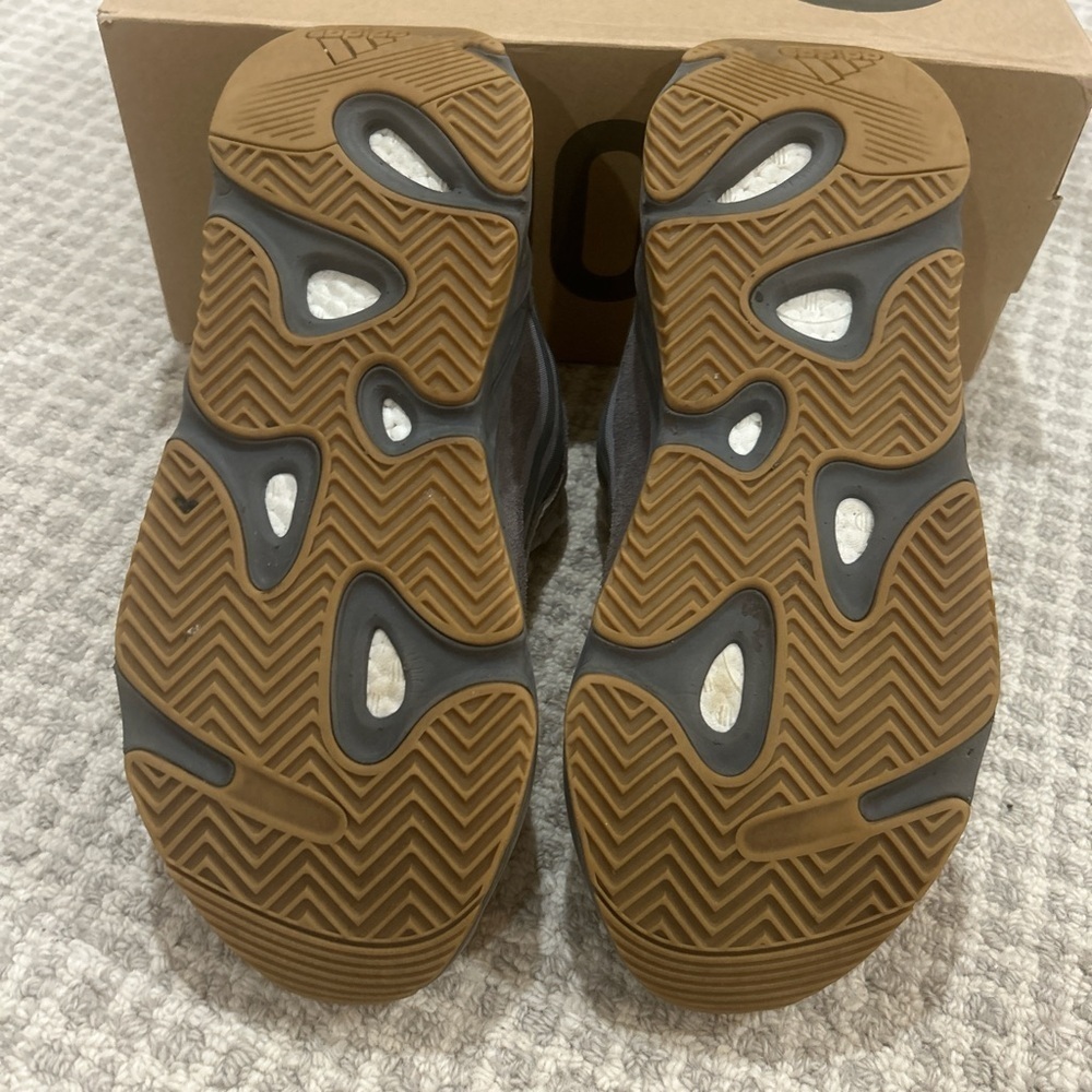 adidas Yeezy Boost 700 - FU7914- Size 11.5 - Picture 2 of 5